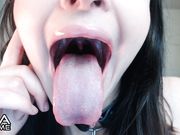 Nina Chrome - mouth tour