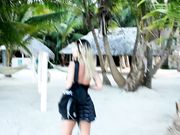 Nicole Belle - Public Flashing On The Beach