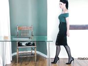 Young Goddess Kim - Catwoman a Cat Mouse Game