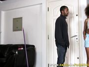 Giovana Bombom - TesteDeFudelidade.com - Giving it to the hot maid