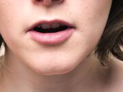 Sydney Harwin -  She Doesn’t Want It, Story