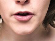 Sydney Harwin -  She Doesn’t Want It, Story