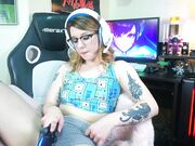 EllieGamerGal -  Gamer Girl Fucks Herself