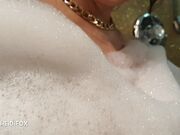 heidifox - Bubbles In The Bath