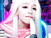 AliceBong - Schoolgirl Learns To Do Blowjob