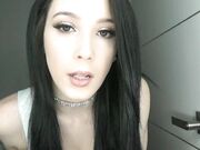 NoelleEastonXXX - Pantyhosed Hooters Girls Make You Weak