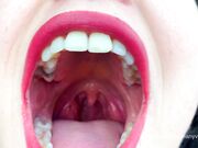 Molly Darling - Giantess Teases And Eats You Vore