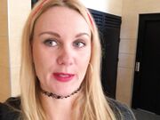 Ivy Roses - Taking Lift Naked To Cum In Top Floor