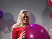 Balloon fetish girl blow to pop darkwing