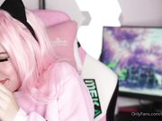 Belle Delphine - Plushie Gun Behind The Scenes (1)
