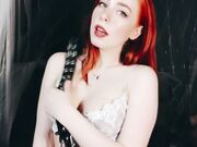 MollyRedWolf - Who Wants To Spank Me