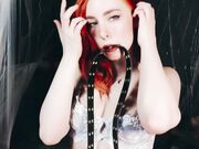 MollyRedWolf - Who Wants To Spank Me