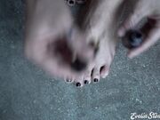 EvelinStone - Evelin Smelling Playing Painting Feet