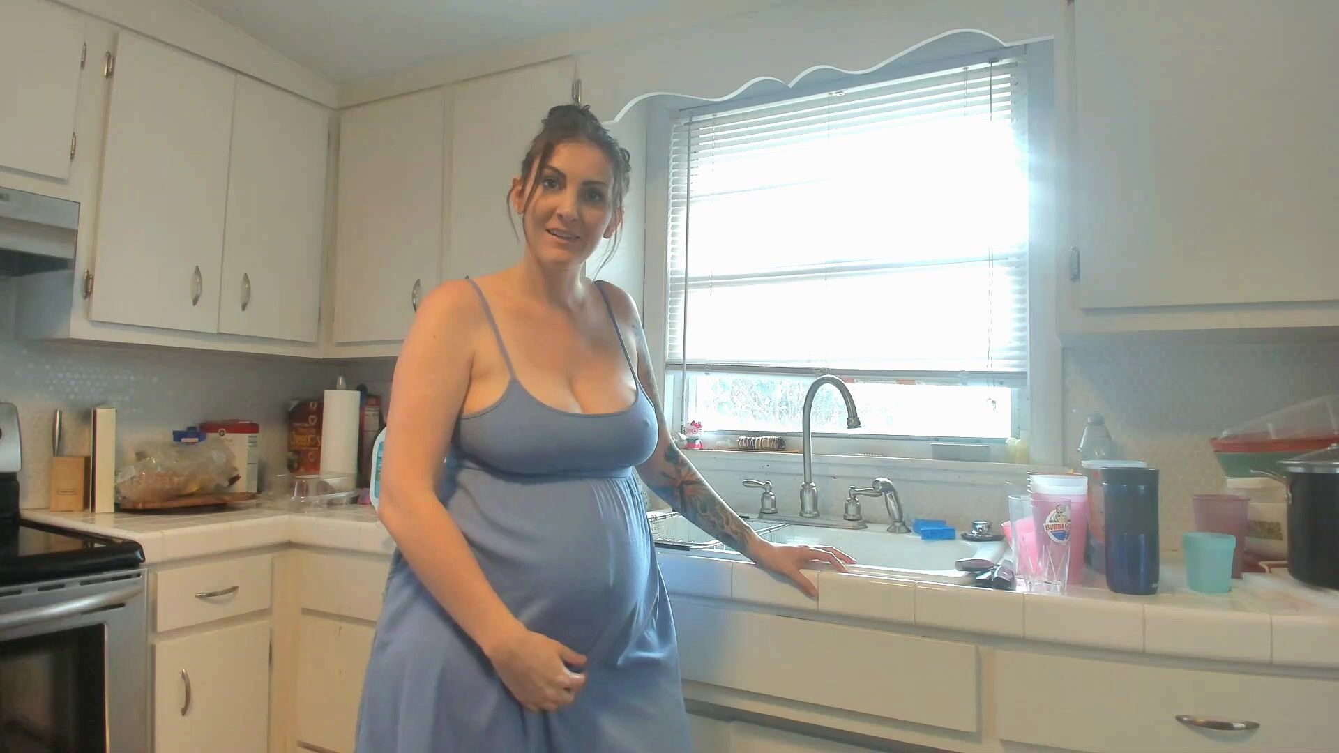 Kelly Payne pregnant and submissive mom