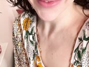 Mama Fiona - Mom Likes to Peep