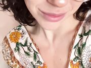 Mama Fiona - Mom Likes to Peep