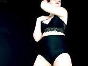 The Mistress B - Stroke Pump Pump Pump