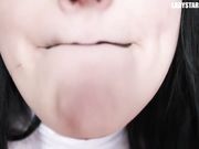 ELVIRA DE VOUR - BLACK ON MY LIPS