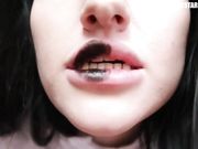 ELVIRA DE VOUR - BLACK ON MY LIPS