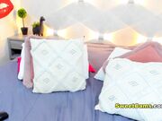 Gorgeous Babe enjoys fucking her pussy with dildo