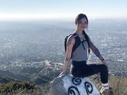 ur2dwaifu Hiking and Pee 1 