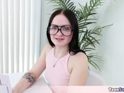 Geeky stepsis agreed to have a free pussy day with me
