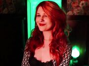 OliveWood - Mommy and the Shiny Hat