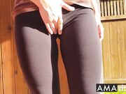 Yoga Pants Hottie Rubs Her Cameltoe On Webcam