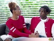 Ebony slut gets tutored about threesome