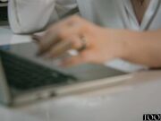 Lesbian tries straight sex first time