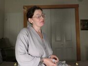 Bettie Bondage - Birthday Massage for Mom