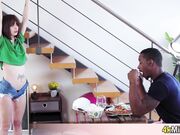 Hypno trick on the pizza delivery chick