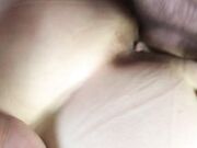 Bei der Arbeit erschöpft, auf dem Sofa aber zufrieden