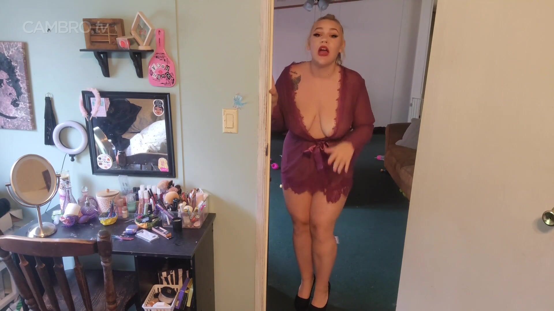 MILF Nikki Lynn Son Makes Mommy Take His Cum.mp4