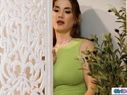 I lure my roomie in with my fap session