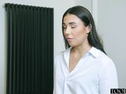 Photographer rides model's huge cock