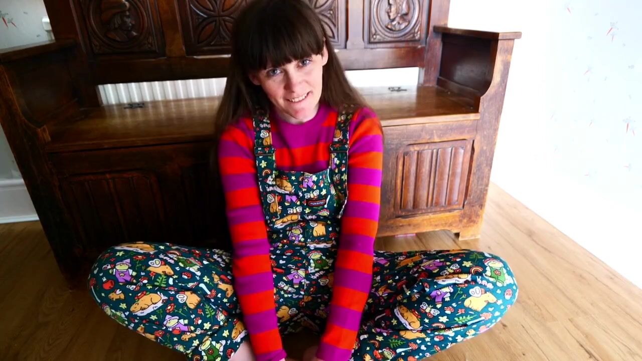 Sydney Harwin - Freaky Family Traditions.mp4