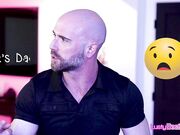 Asian girlfriends finishing party on a dick in fourway