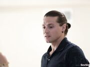 Lonely housewife wants to be fucked hard