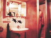 Tanja Klinge wäscht sich die Fotze