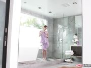 Stepdaughter showers ifo black stepdad