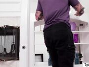 I fuck TS boss while her ass is stucked in the door