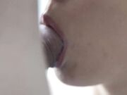 Deutscher Teenie-Amateur liebt Blowjobs mit großen Schwänzen – Mundfick