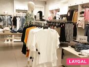 Big-tit milf publicly masturbates in a changing room