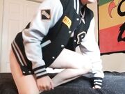 Webcam Teen Finger Fucking Herself to Orgasm