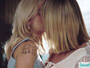 Licking my stepsisters hairy pussy and sit on her