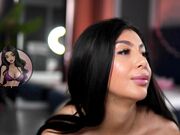 Curvy Colombian Babe Shows Off Her Curves