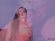 B r9t ty-B un ny Gay Pendulum Swing